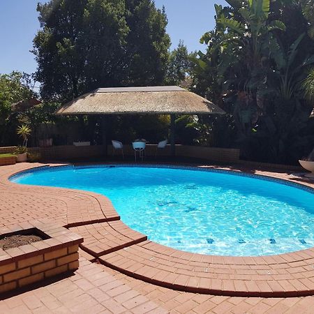 Sollunaa Guesthouse Sandton Dış mekan fotoğraf