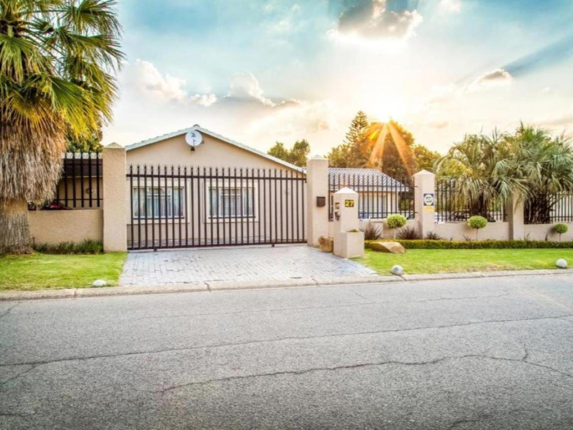 Sollunaa Guesthouse Sandton Dış mekan fotoğraf